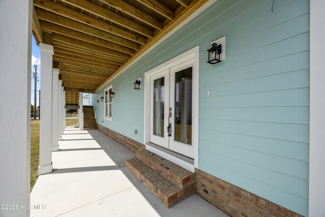 104 E Seaview Drive, Emerald Isle, NC 28594