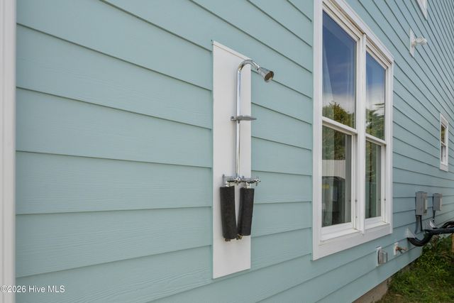 104 E Seaview Drive, Emerald Isle, NC 28594