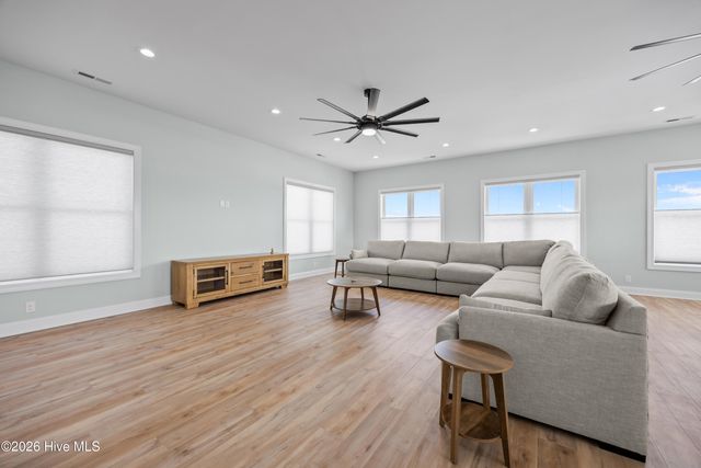 104 E Seaview Drive, Emerald Isle, NC 28594