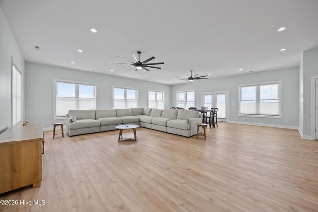 104 E Seaview Drive, Emerald Isle, NC 28594