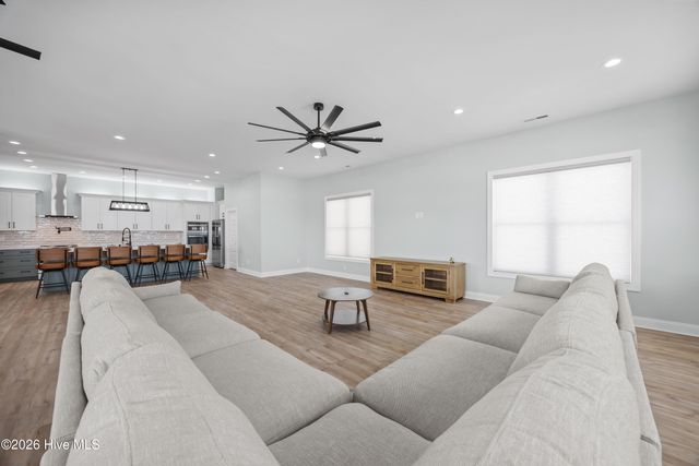 104 E Seaview Drive, Emerald Isle, NC 28594