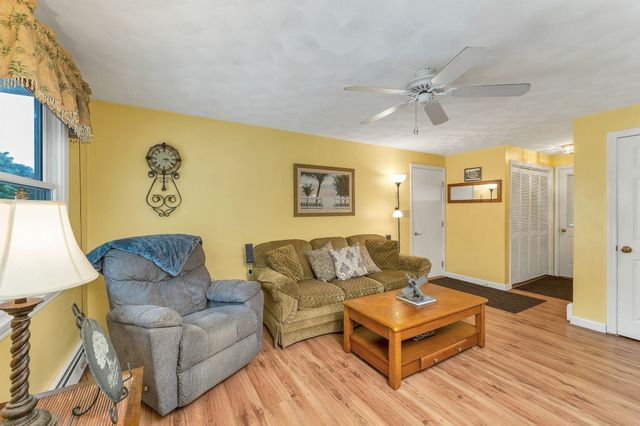 14 Burnside Ln, Merrimac, MA 01860