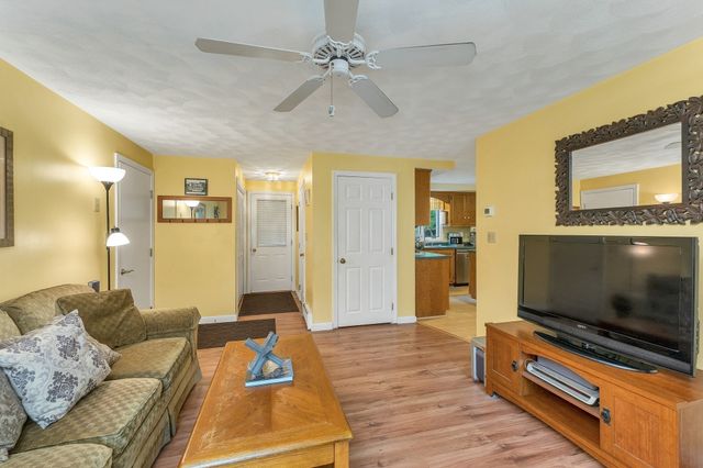 14 Burnside Ln, Merrimac, MA 01860