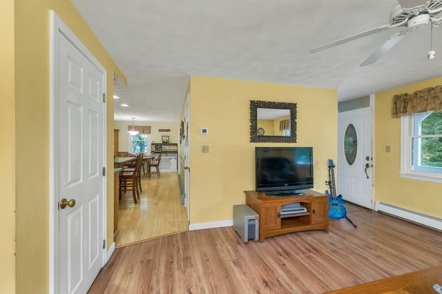 14 Burnside Ln, Merrimac, MA 01860