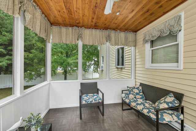 14 Burnside Ln, Merrimac, MA 01860