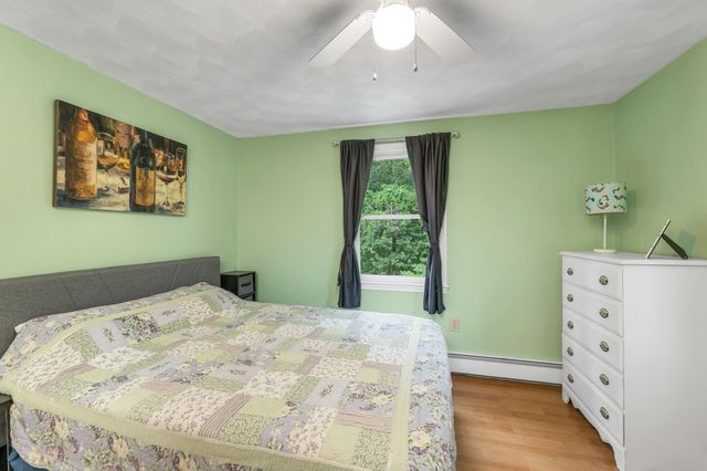 14 Burnside Ln, Merrimac, MA 01860