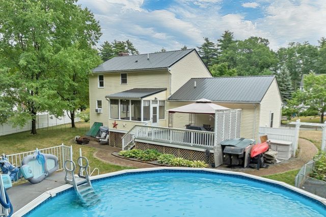 14 Burnside Ln, Merrimac, MA 01860