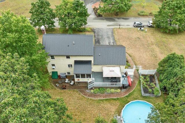 14 Burnside Ln, Merrimac, MA 01860