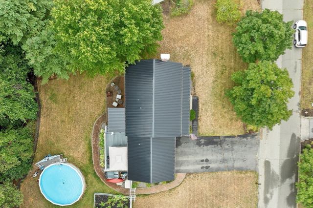 14 Burnside Ln, Merrimac, MA 01860