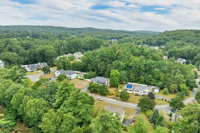 14 Burnside Ln, Merrimac, MA 01860