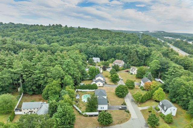 14 Burnside Ln, Merrimac, MA 01860