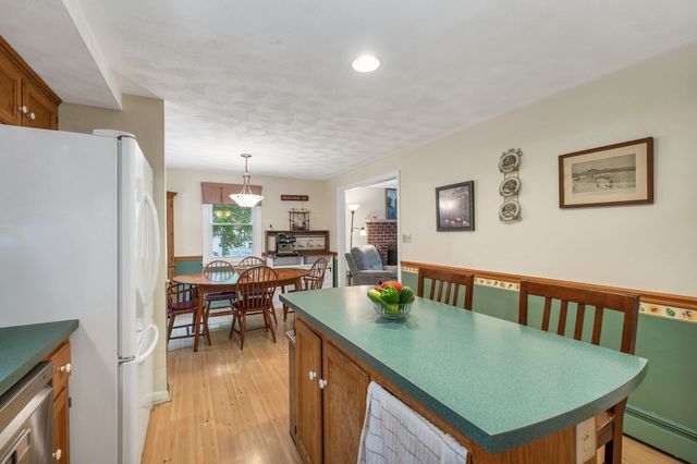 14 Burnside Ln, Merrimac, MA 01860
