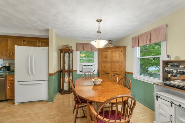 14 Burnside Ln, Merrimac, MA 01860