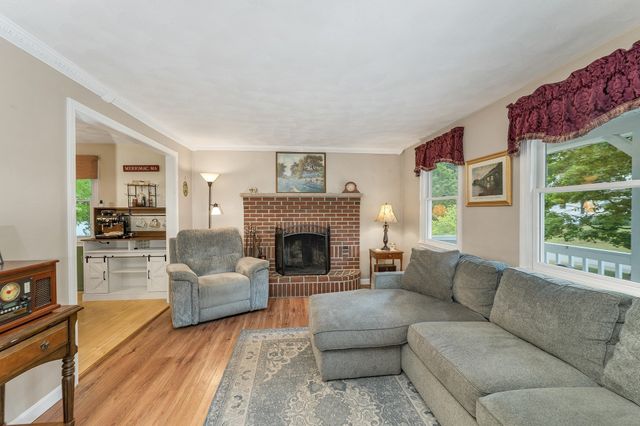 14 Burnside Ln, Merrimac, MA 01860