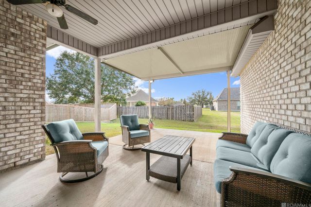 6461 Soaring Dr, Gonzales, LA 70737