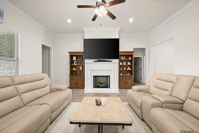 6461 Soaring Dr, Gonzales, LA 70737