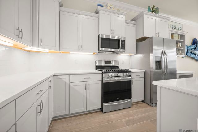 6461 Soaring Dr, Gonzales, LA 70737