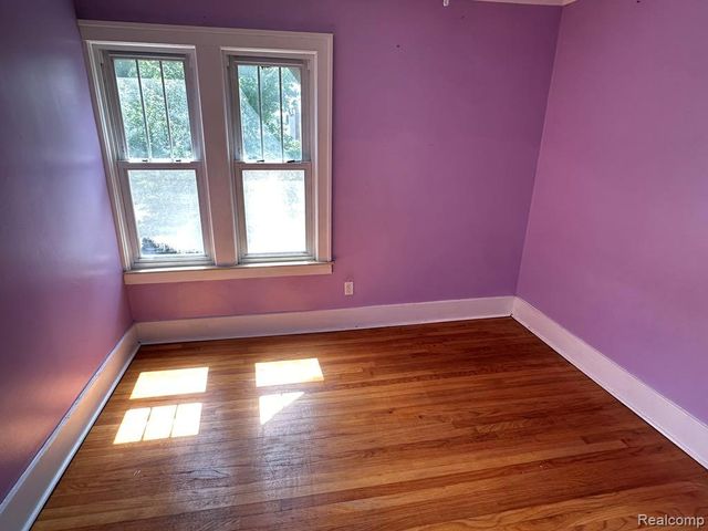 1056 Stewart Avenue, Lincoln Park, MI 48146