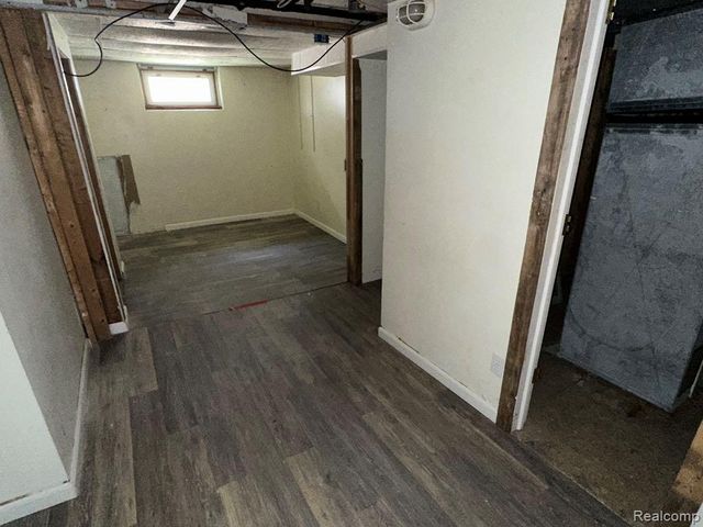 1056 Stewart Avenue, Lincoln Park, MI 48146