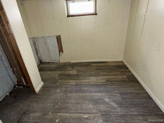 1056 Stewart Avenue, Lincoln Park, MI 48146