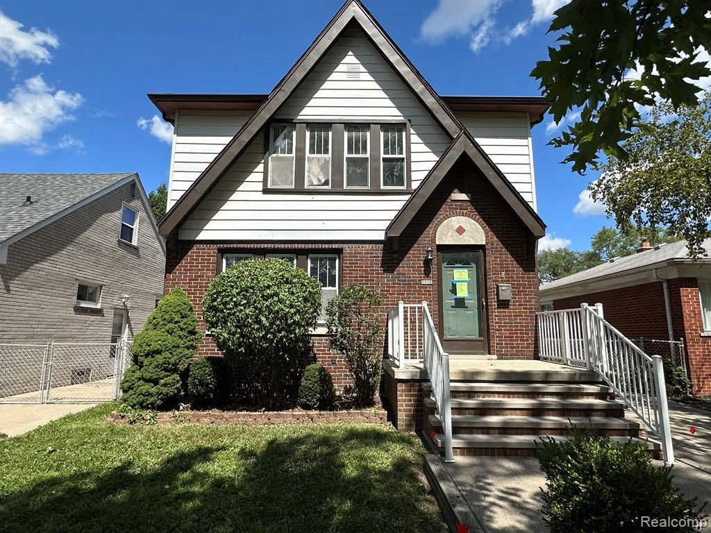 1056 Stewart Avenue, Lincoln Park, MI 48146