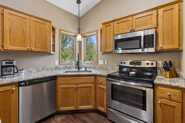 10916 Timberline Drive N, Champlin, MN 55316