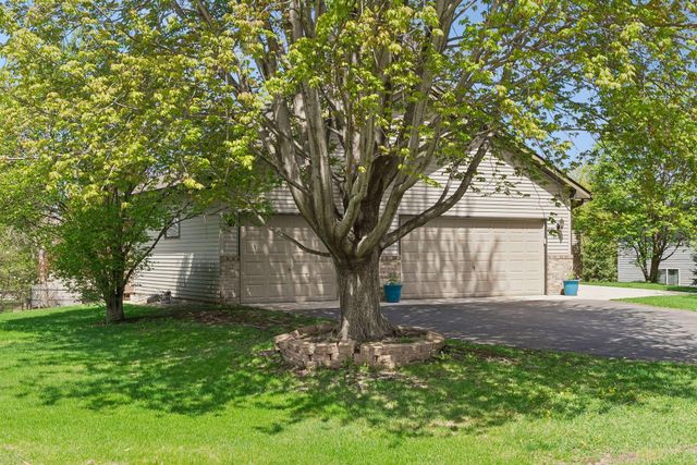 10916 Timberline Drive N, Champlin, MN 55316