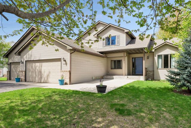 10916 Timberline Drive N, Champlin, MN 55316