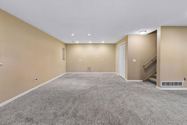 10916 Timberline Drive N, Champlin, MN 55316