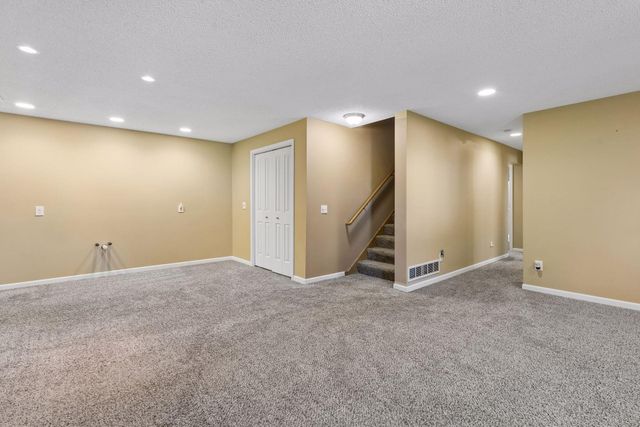 10916 Timberline Drive N, Champlin, MN 55316