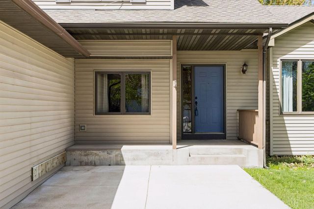 10916 Timberline Drive N, Champlin, MN 55316