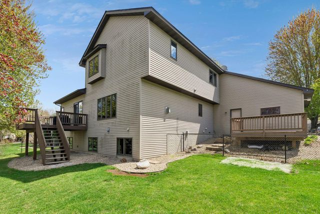 10916 Timberline Drive N, Champlin, MN 55316