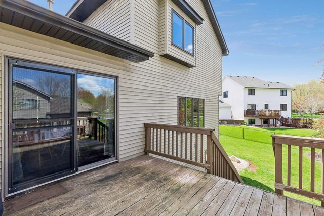 10916 Timberline Drive N, Champlin, MN 55316