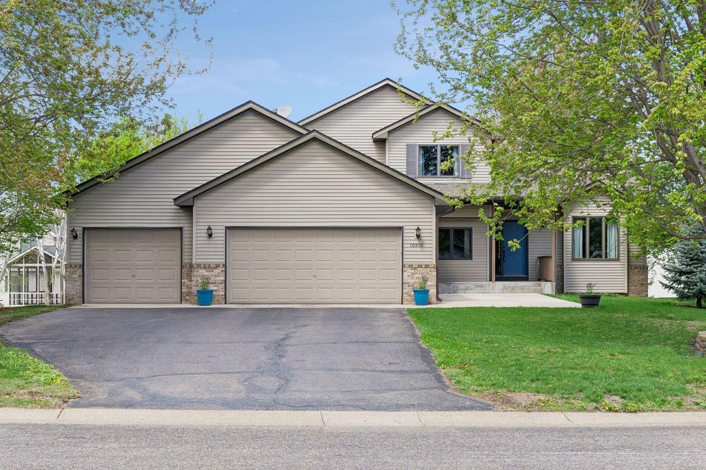 10916 Timberline Drive N, Champlin, MN 55316