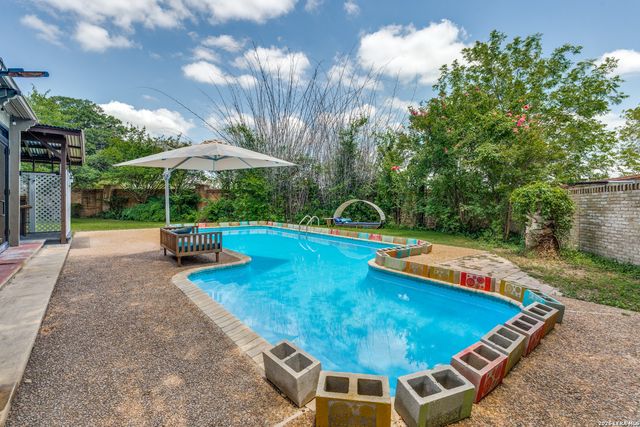 201 chattington ct, San Antonio, TX 78213
