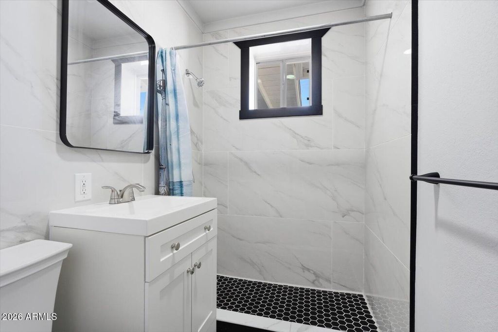 Image 12 of property listing at 2026 E ORANGE Street, Tempe, AZ 85281