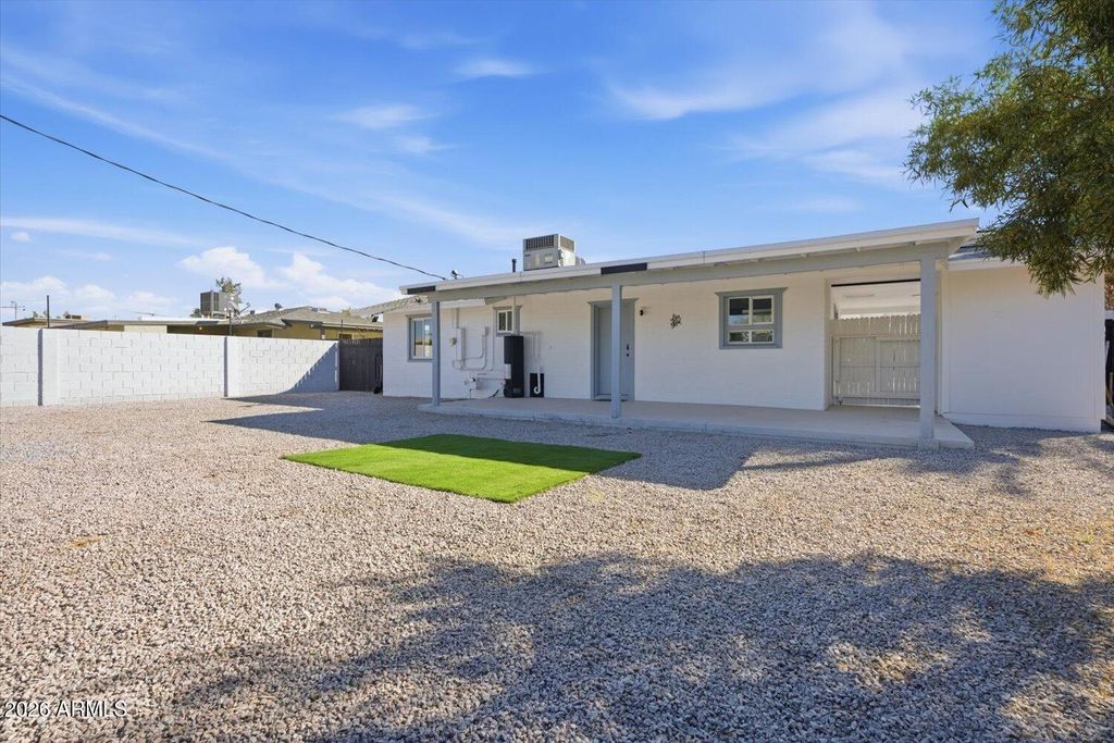 Image 14 of property listing at 2026 E ORANGE Street, Tempe, AZ 85281