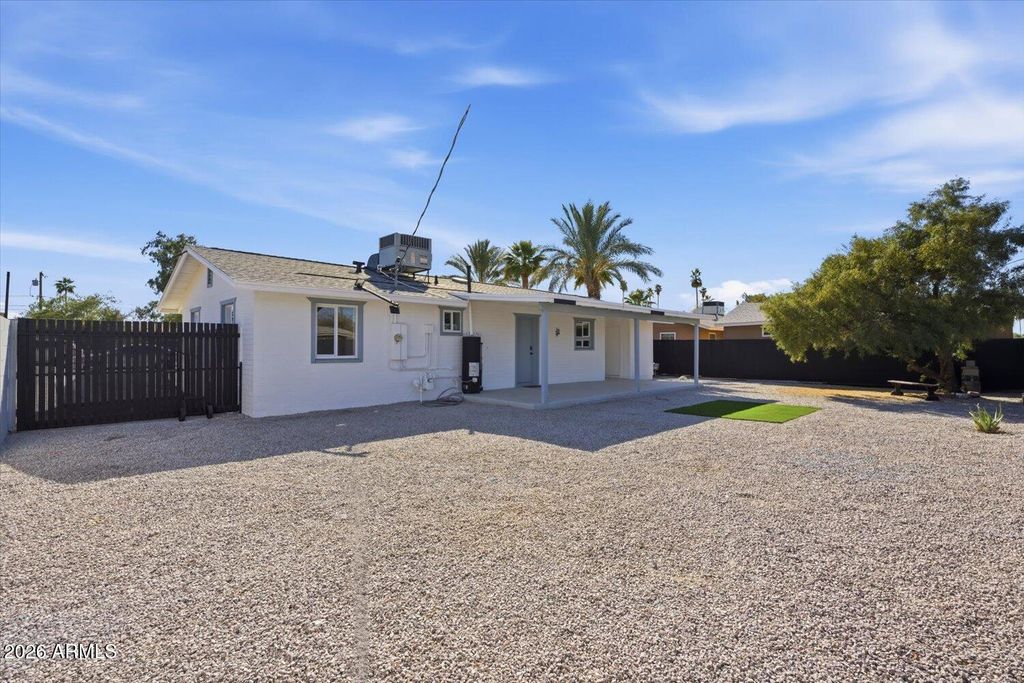 Image 15 of property listing at 2026 E ORANGE Street, Tempe, AZ 85281