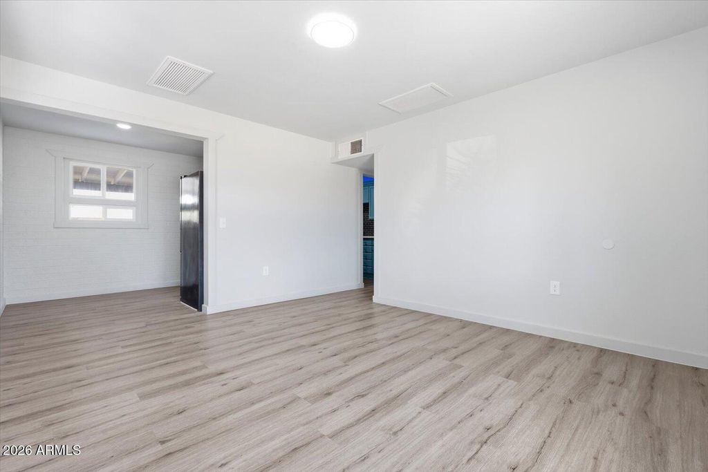 Image 6 of property listing at 2026 E ORANGE Street, Tempe, AZ 85281