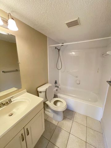 4717 Sable Pine Circle D2, West Palm Beach, FL 33417