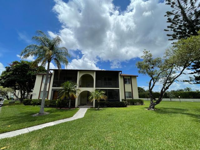 4717 Sable Pine Circle D2, West Palm Beach, FL 33417