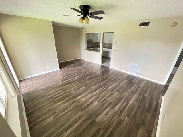 4717 Sable Pine Circle D2, West Palm Beach, FL 33417