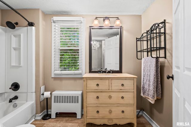 125 WESTMINSTER Street, Jacksonville, IL 62650