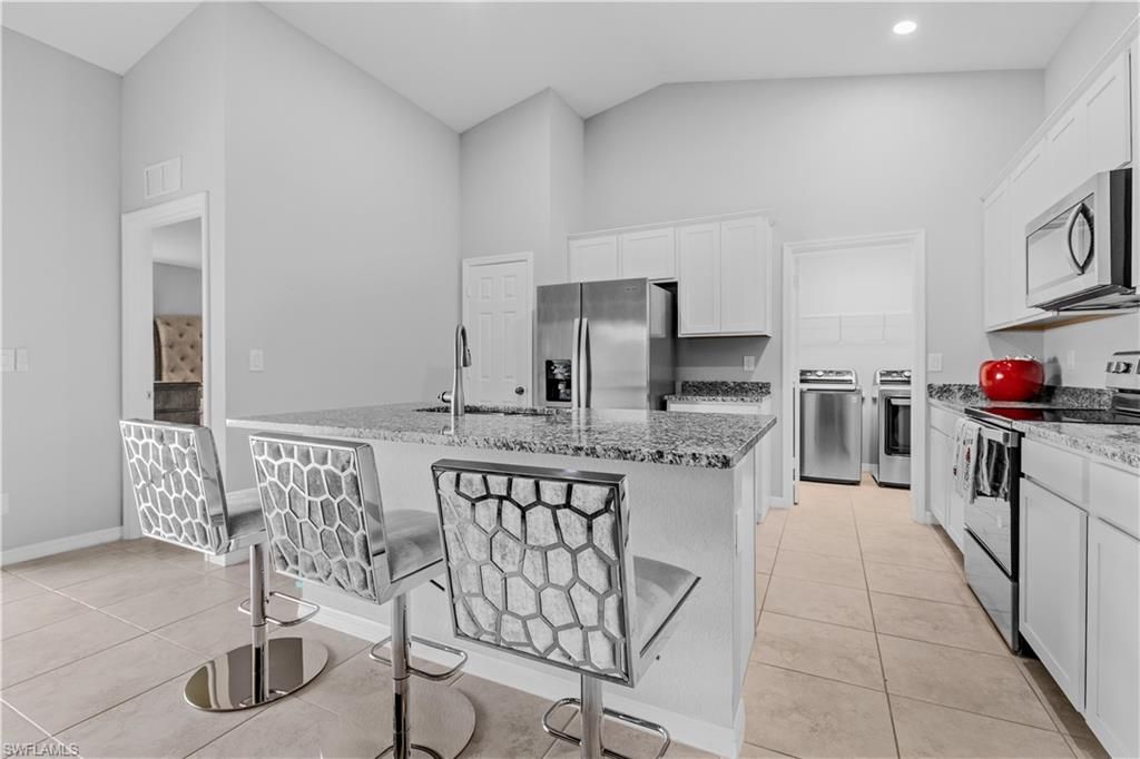 Image 9 of property listing at Address unavailable.