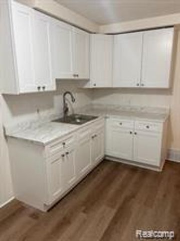8835 Robson Street, Detroit, MI 48228
