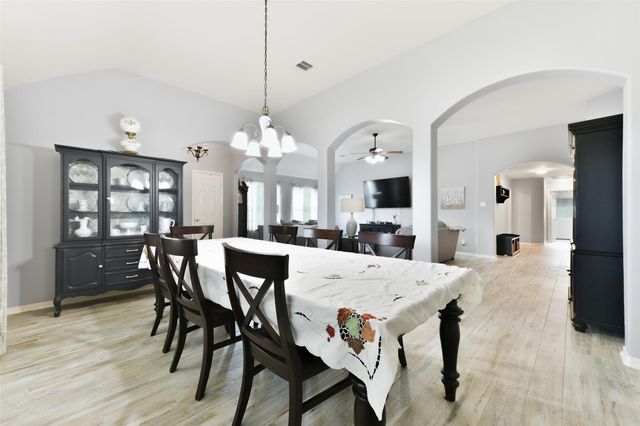 2002 Water Oak Drive, Pearland, TX 77581