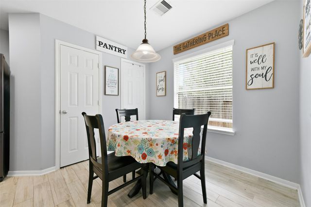 2002 Water Oak Drive, Pearland, TX 77581