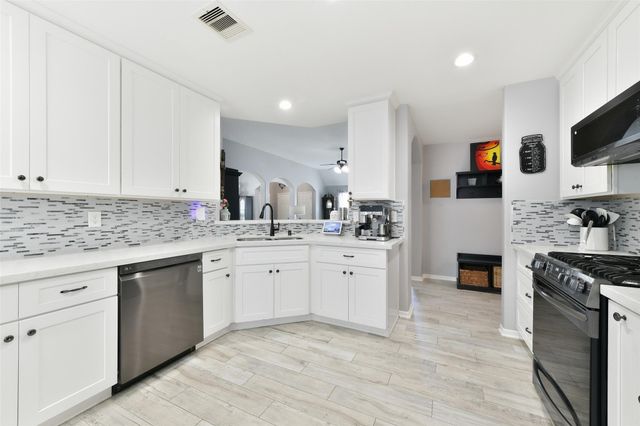 2002 Water Oak Drive, Pearland, TX 77581
