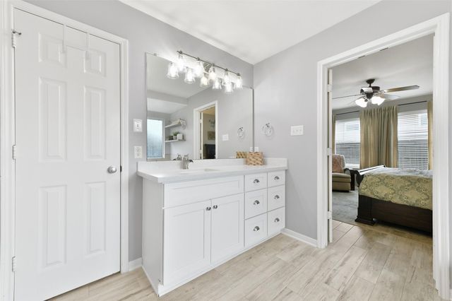 2002 Water Oak Drive, Pearland, TX 77581