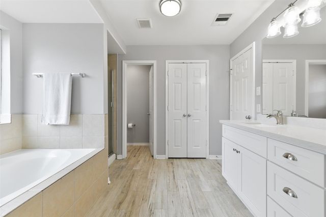 2002 Water Oak Drive, Pearland, TX 77581